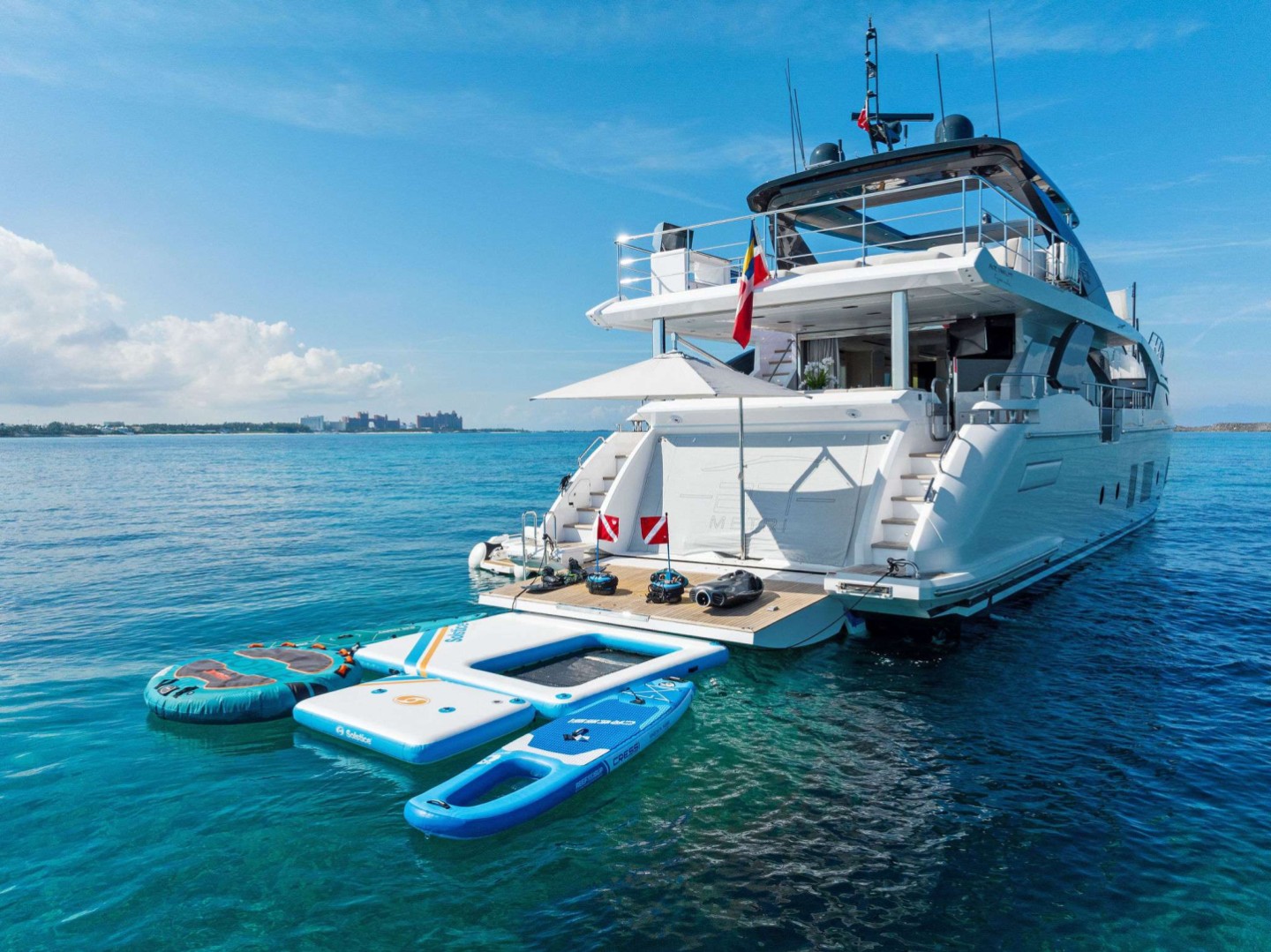 Yatch 457